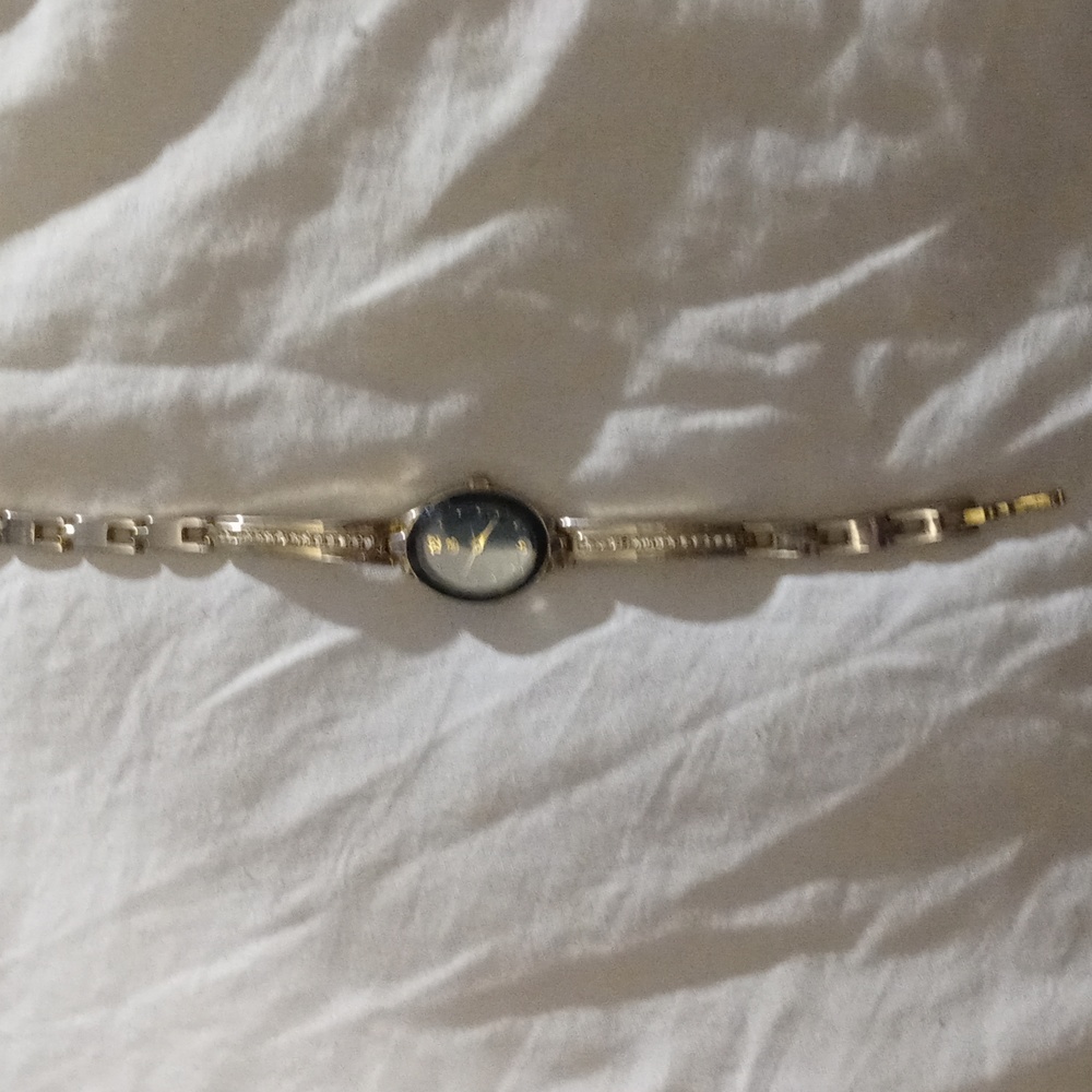 George watch - Picture 2 of 4